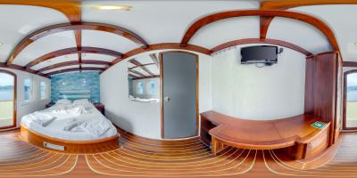 DOUBLE BEDROOM UPPER DECK