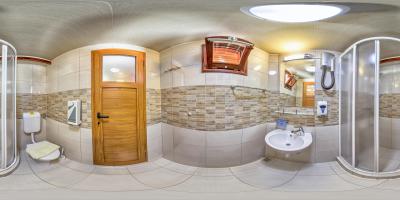 BATHROOM (Twin Single-Double Room)